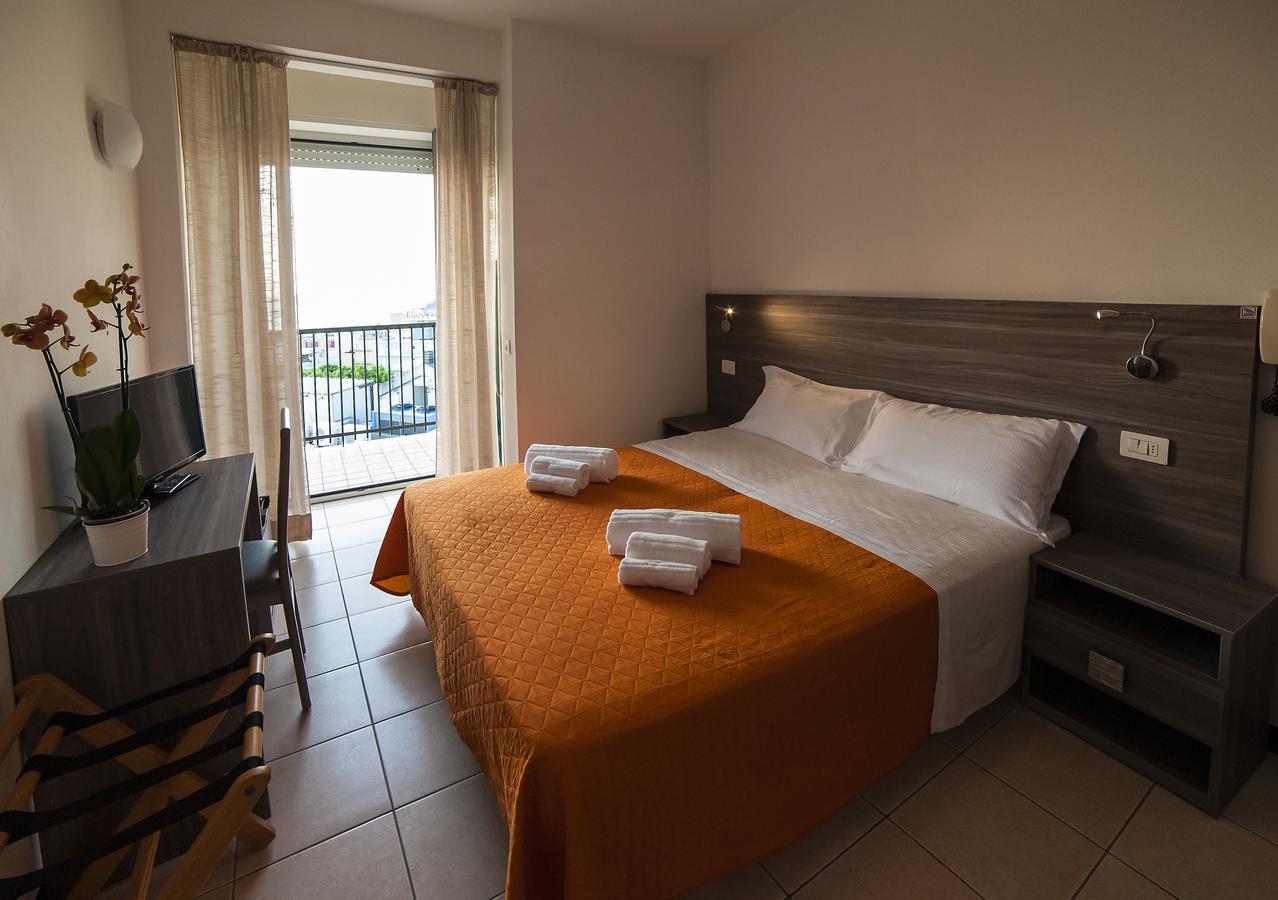 Hotel Madison Gabicce Mare Dış mekan fotoğraf