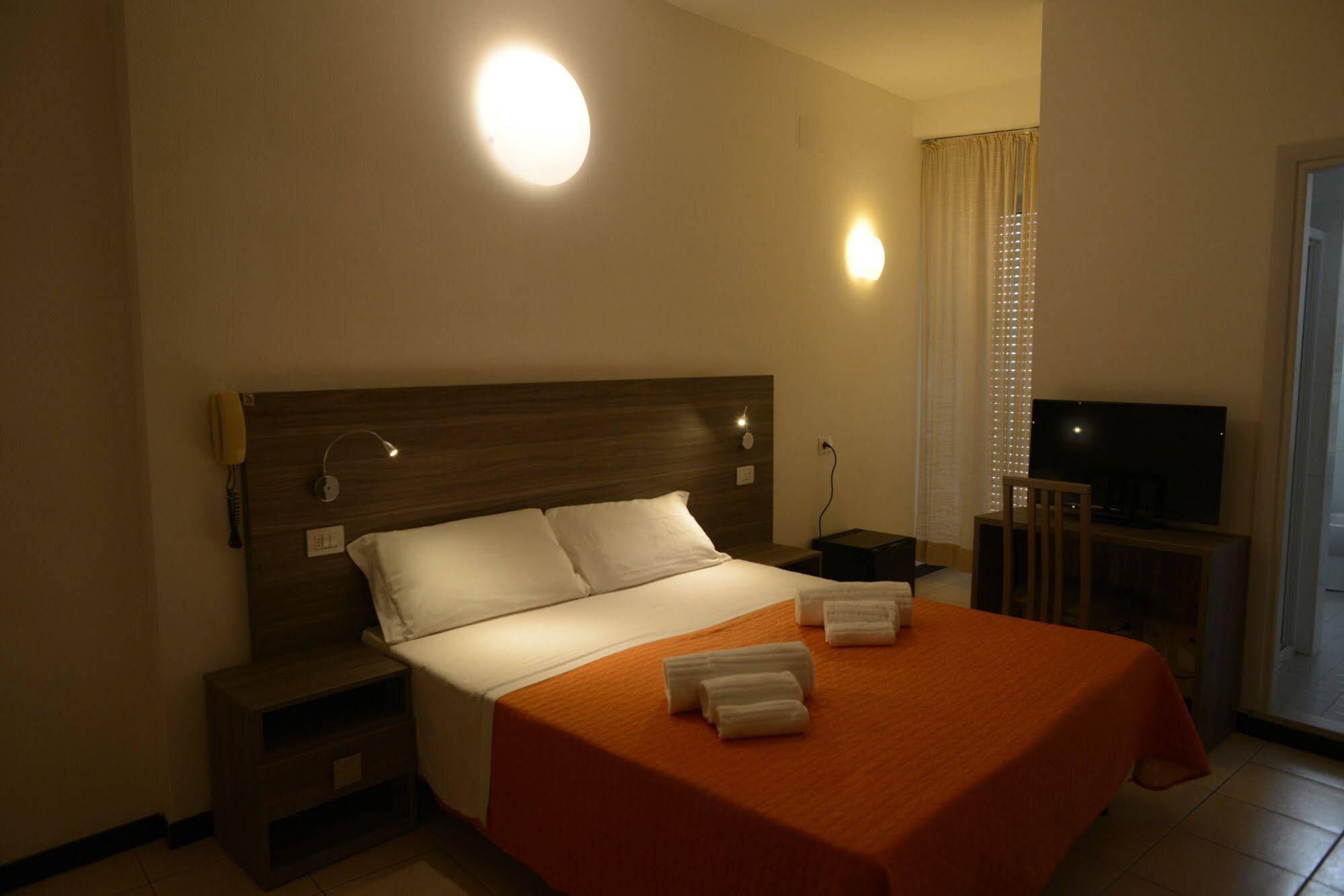 Hotel Madison Gabicce Mare Dış mekan fotoğraf