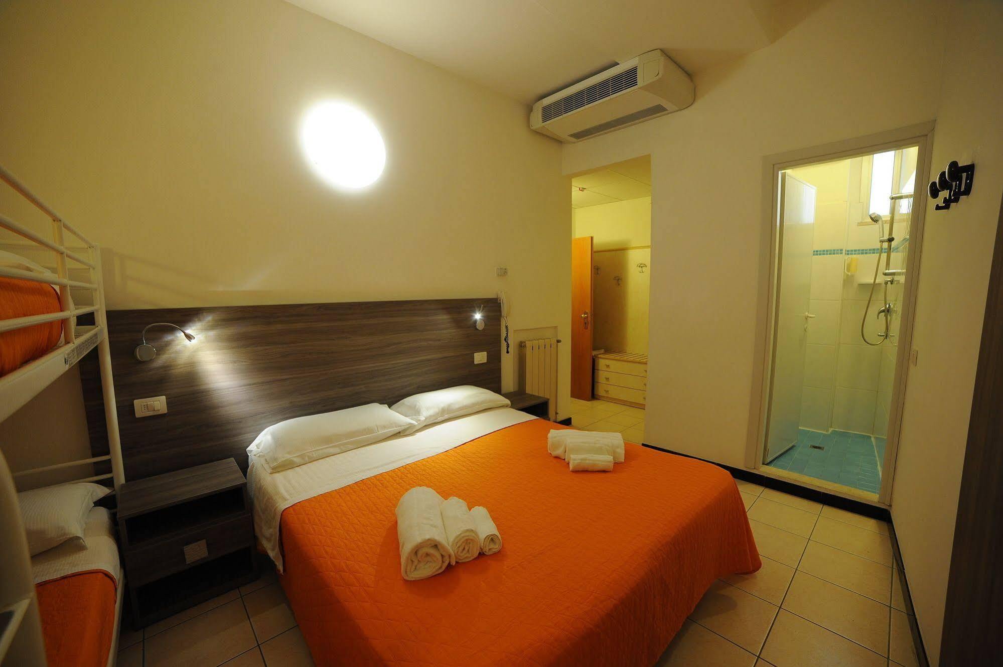 Hotel Madison Gabicce Mare Dış mekan fotoğraf
